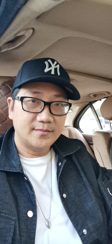 拥抱幸福的第一张照片--武夷山相亲网