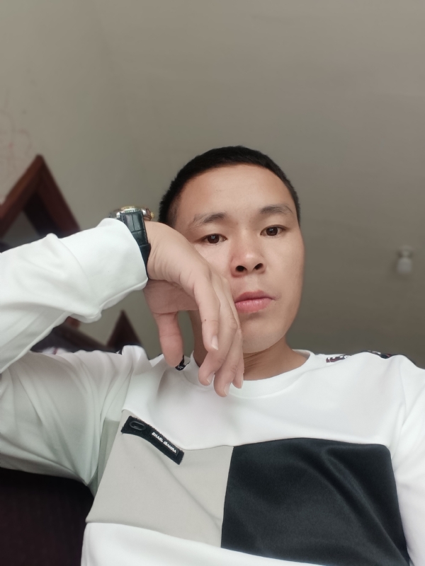 冷漠的第一张照片--武夷山相亲网