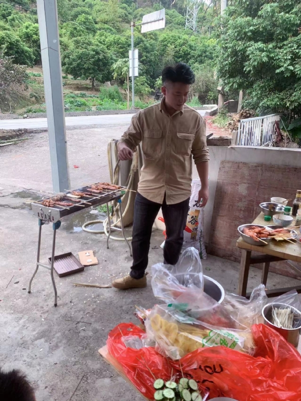 你黑我哟的第一张照片--武夷山相亲网